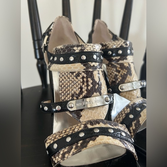 MICHAEL KORS STILETTOS ~ Unique Michael Kors Sandal Stilettos size 7 👠🤎 - Picture 4 of 8